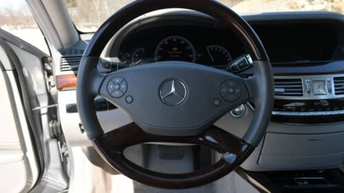 2013 Mercedes-Benz S 550 Sedan RWD - Image 4