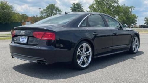 2013 Audi S8 Sedan - Image 7