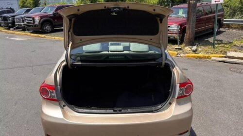2012 Toyota Corolla LE Automatic - Image 6