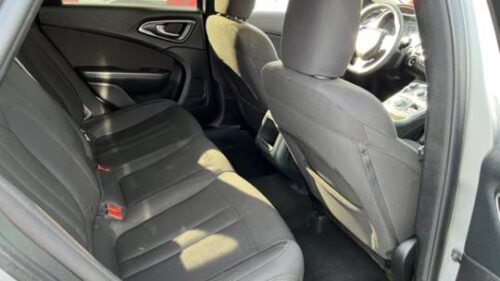 2015 Chrysler 200 Limited FWD - Image 11