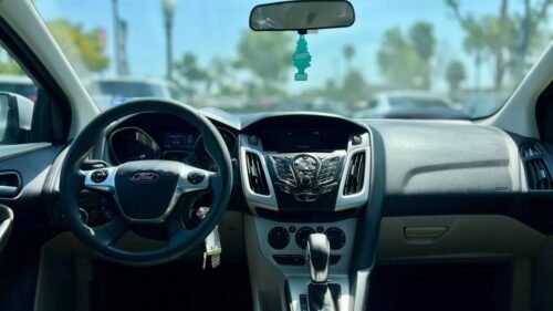 2014 Ford Focus SE Sedan - Image 5