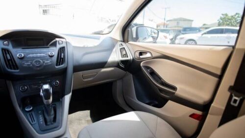 2015 Ford Focus SE Sedan - Image 3