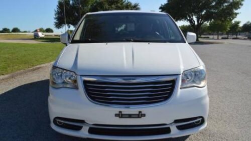2014 Chrysler Town & Country Touring - Image 9