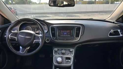 2016 Chrysler 200 Limited FWD - Image 9