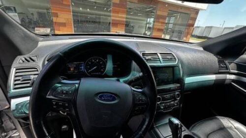 2016 Ford Explorer XLT 4WD - Image 2