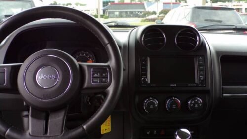 2014 Jeep Patriot Latitude 4WD - Image 2