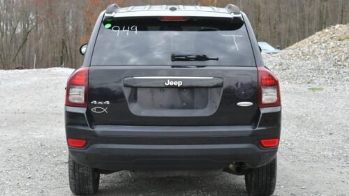 2014 Jeep Compass Latitude 4WD - Image 9