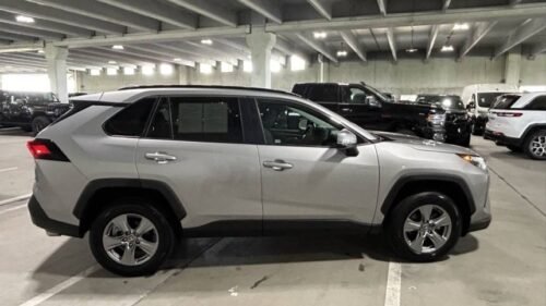 2022 Toyota RAV4 XLE FWD - Image 15