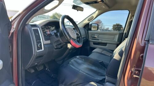 2010 Dodge Ram 1500 SLT Quad Cab Regular Bed 4WD - Image 4