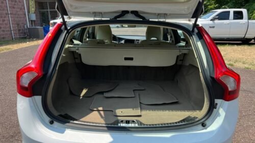 2015 Volvo V60 T5 Drive-E Premier FWD - Image 7