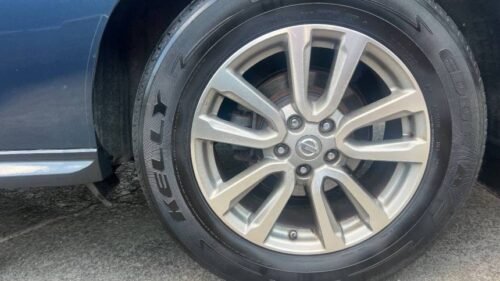 2014 Nissan Pathfinder SV FWD - Image 2