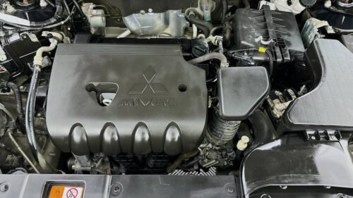 2020 Mitsubishi Outlander ES FWD - Image 2