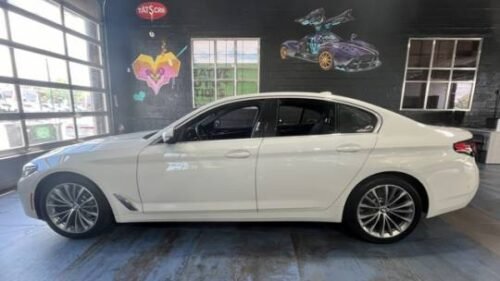 2021 BMW 530i xDrive - Image 14