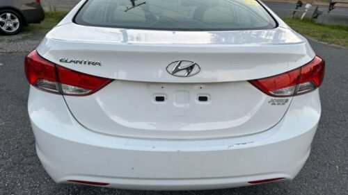 2013 Hyundai Elantra GLS Sedan Automatic - Image 12