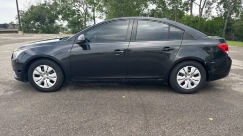 2013 Chevrolet Cruze LS Automatic - Image 10