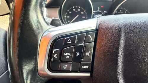 2017 Land Rover Discovery Sport SE - Image 2