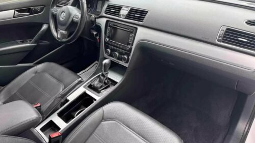 2012 Volkswagen Passat SE 2.5 Auto (PZEV) - Image 4