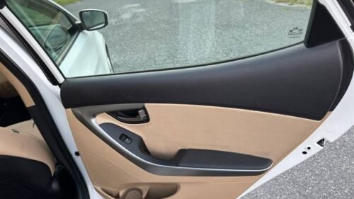 2013 Hyundai Elantra GLS Sedan Automatic - Image 12