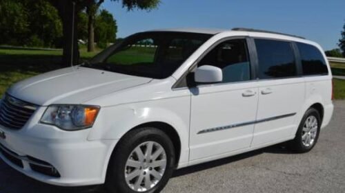 2014 Chrysler Town & Country Touring - Image 11