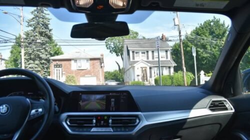 2022 BMW 330e xDrive Plug-In Hybrid - Image 3