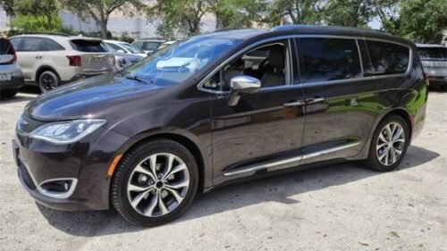 2017 Chrysler Pacifica Limited - Image 14