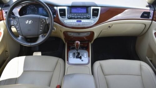 2013 Hyundai Genesis 3.8 - Image 6
