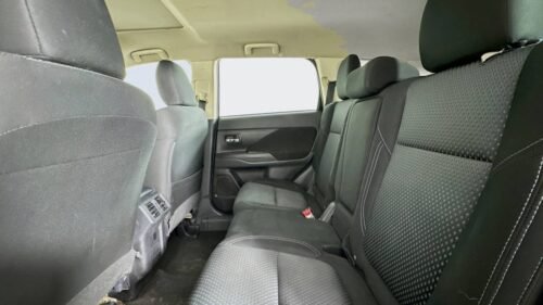 2020 Mitsubishi Outlander ES FWD - Image 5