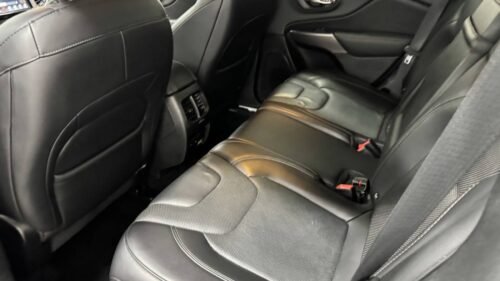 2019 Jeep Cherokee Limited 4WD - Image 11