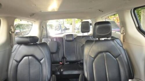 2022 Chrysler Pacifica Touring L FWD - Image 3