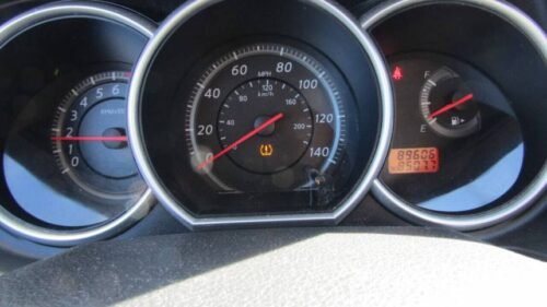 2012 Nissan Versa 1.8 S Hatchback Manual - Image 5