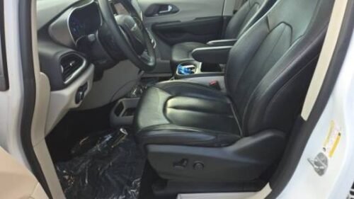 2022 Chrysler Pacifica Touring L FWD - Image 6
