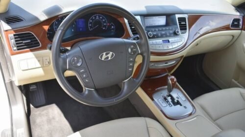 2013 Hyundai Genesis 3.8 - Image 7