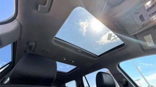 2022 GMC Acadia SLT AWD - Image 2