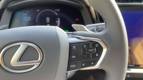 2023 Lexus RZ 450e Premium with 18" Wheels AWD - Image 3