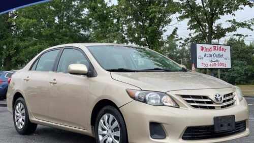 2013 Toyota Corolla LE Automatic - Image 8