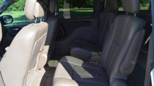 2014 Chrysler Town & Country Touring - Image 6