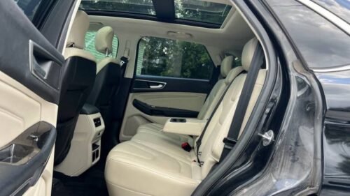 2017 Ford Edge Titanium AWD - Image 2