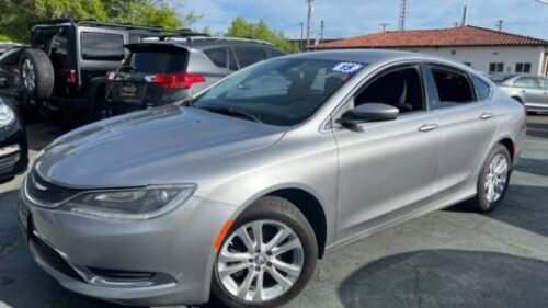 2015 Chrysler 200 Limited FWD - Image 2