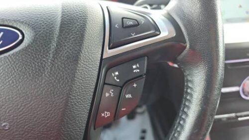 2017 Ford Edge Titanium AWD - Image 4