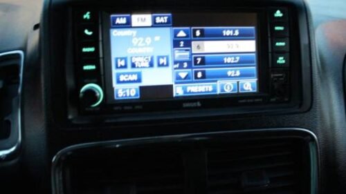 2011 Dodge Grand Caravan Crew - Image 3