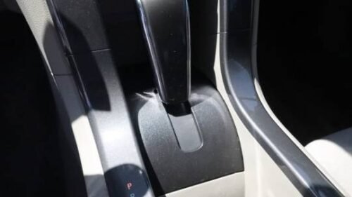 2013 Chevrolet Volt Hatch - Image 2