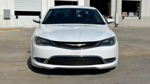 2016 Chrysler 200 Limited FWD - Image 3