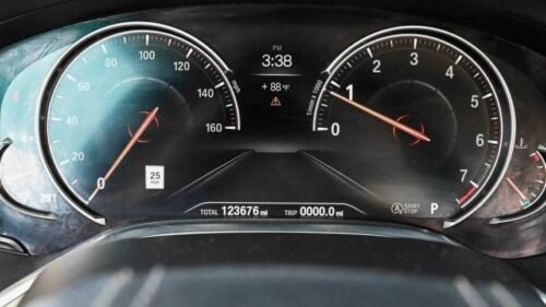2016 BMW 750i xDrive - Image 7