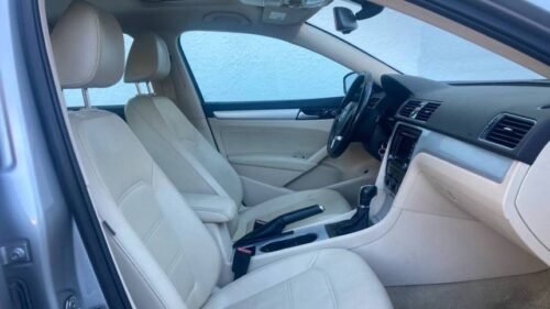 2013 Volkswagen Passat SE with Sunroof Sedan 2.5 Auto (PZEV) - Image 4