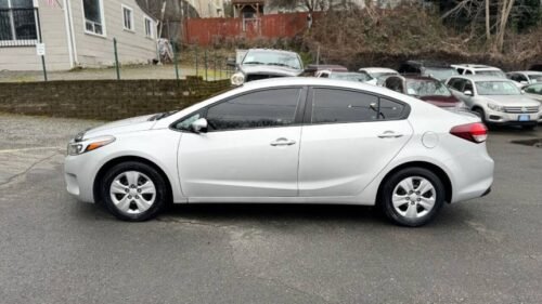2017 Kia Forte LX Sedan Automatic - Image 4