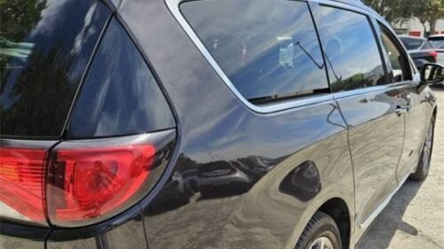 2017 Chrysler Pacifica Limited - Image 6