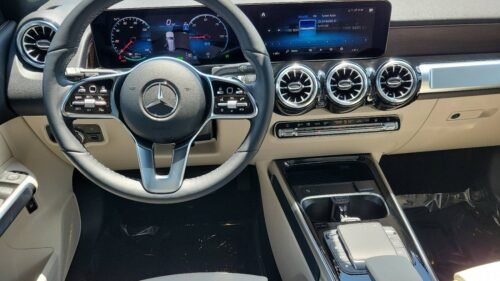 2023 Mercedes-Benz EQB 300 4MATIC - Image 11