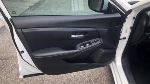 2021 Nissan Sentra SV CVT - Image 8