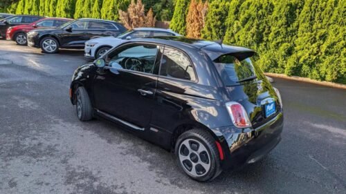 2016 FIAT 500e Hatchback - Image 7