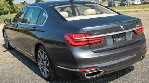 2016 BMW 750i xDrive - Image 12